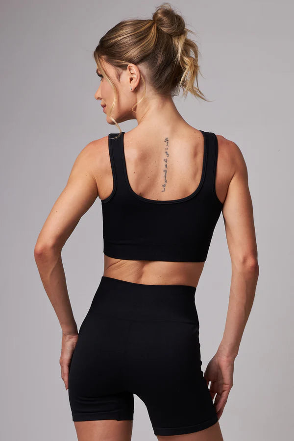 Top Outsider Seamless