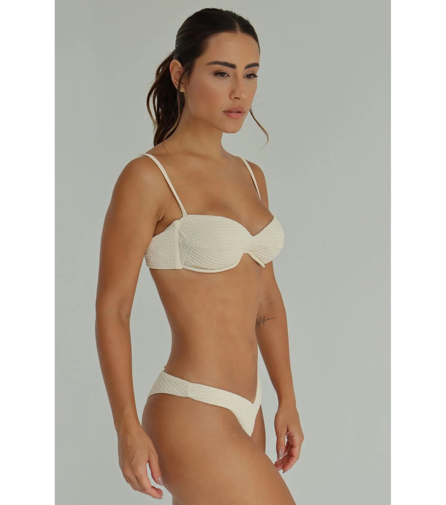 Bikini cut-out
