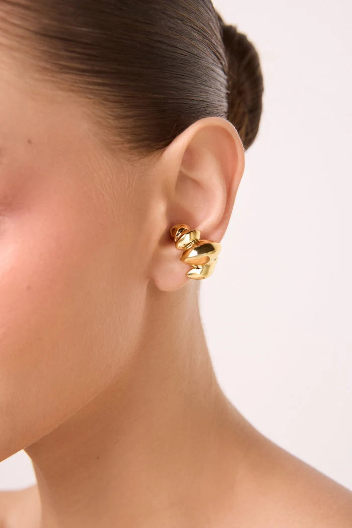 Piercing trama -  Sophia