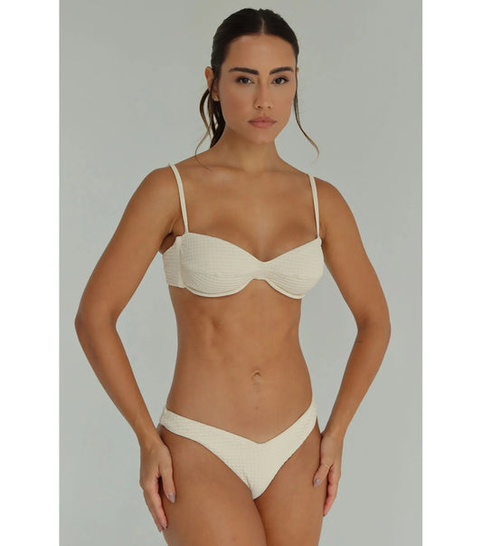 Bikini cut-out